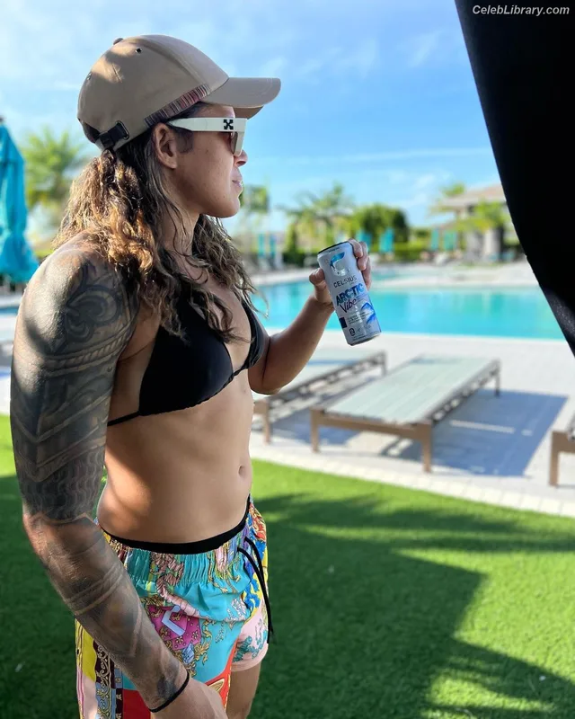 Amanda Nunes photo 12 of 14
