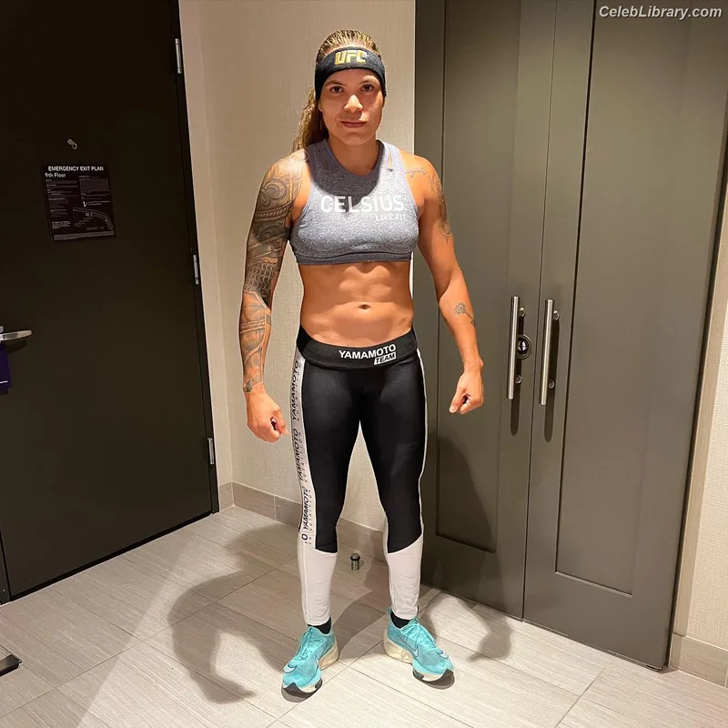 Amanda Nunes photo 13 of 14