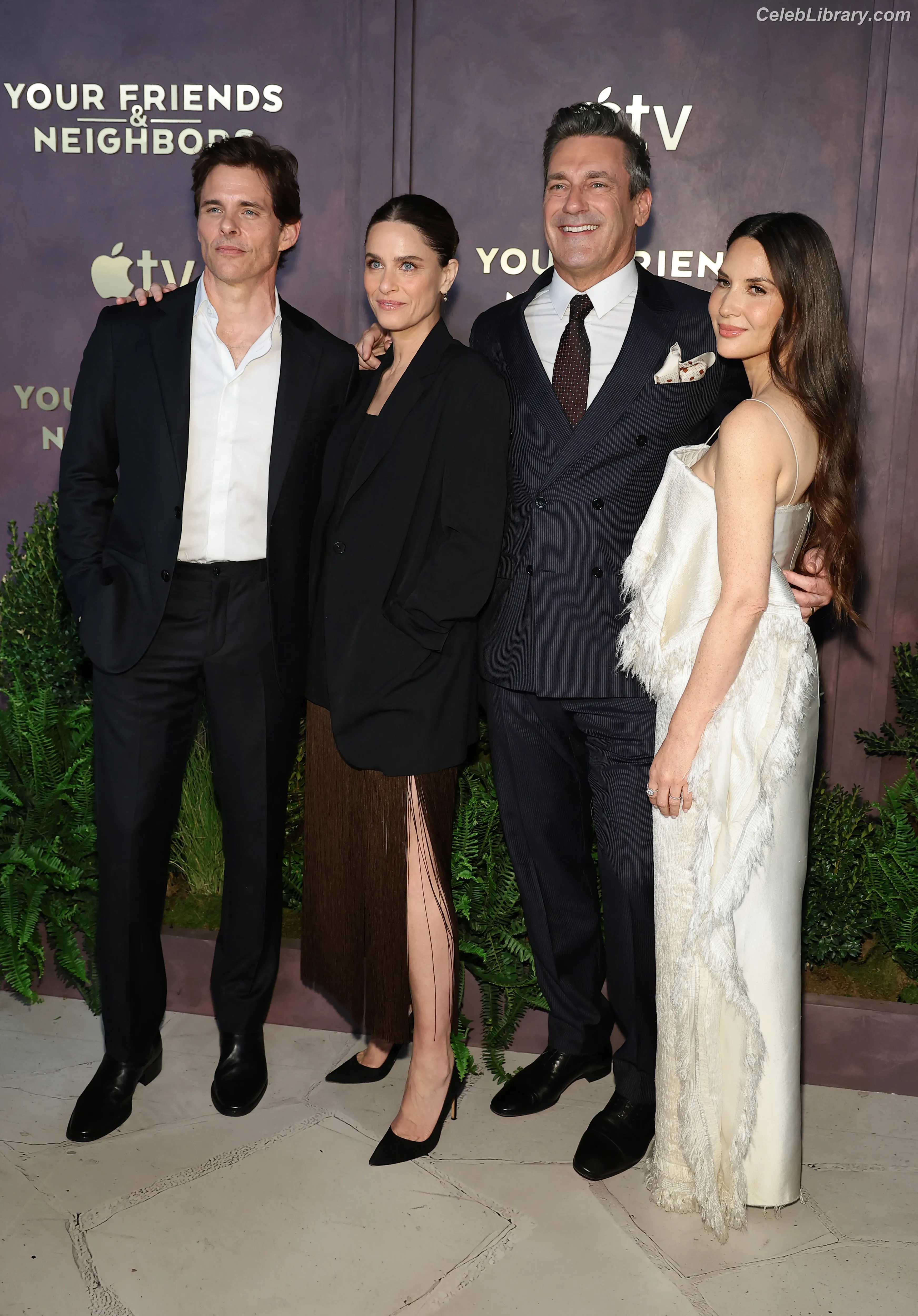 Amanda Peet photo 21 of 44