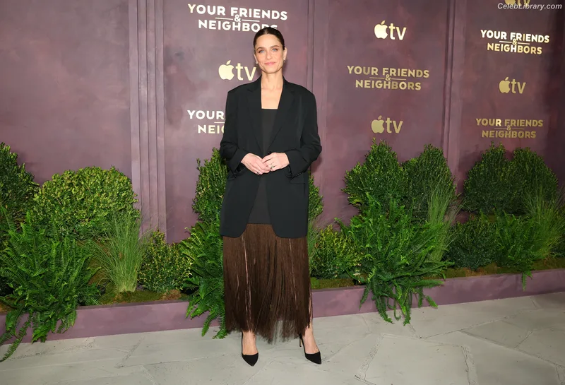 Amanda Peet photo 22 of 45