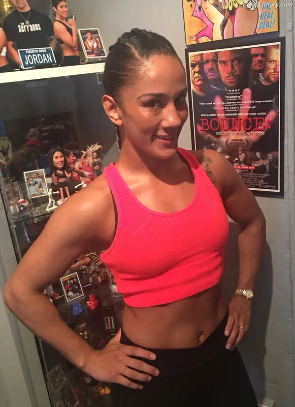 Amanda Serrano photo 1 of 153