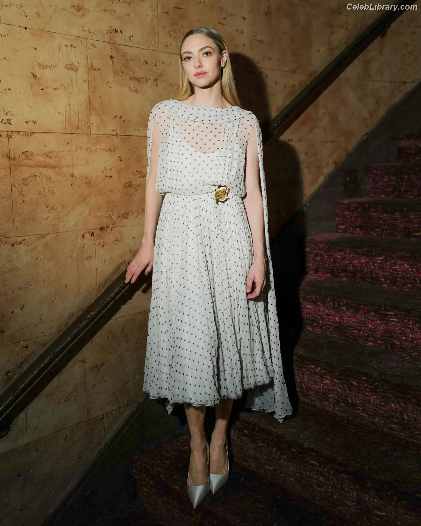 Amanda Seyfried photo 18 of 571