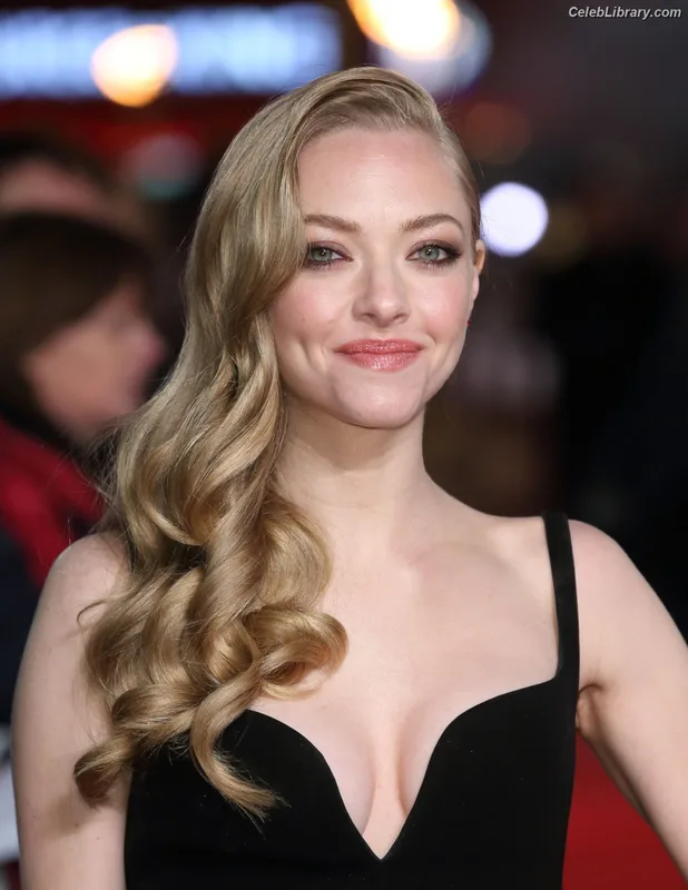 Amanda Seyfried photo 6 of 1296