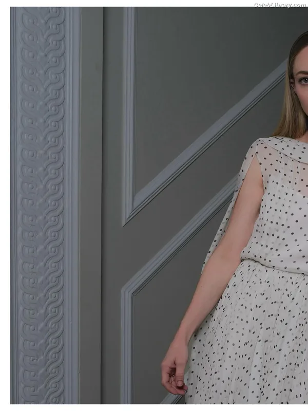 Amanda Seyfried photo 13 of 1296