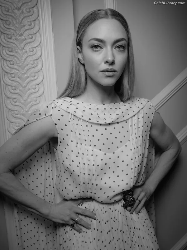 Amanda Seyfried photo 15 of 1296