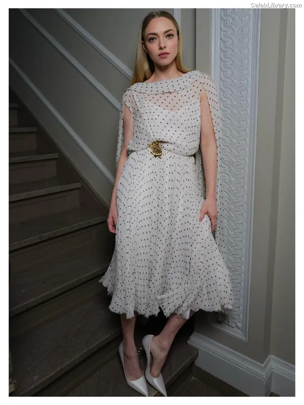 Amanda Seyfried photo 16 of 1296