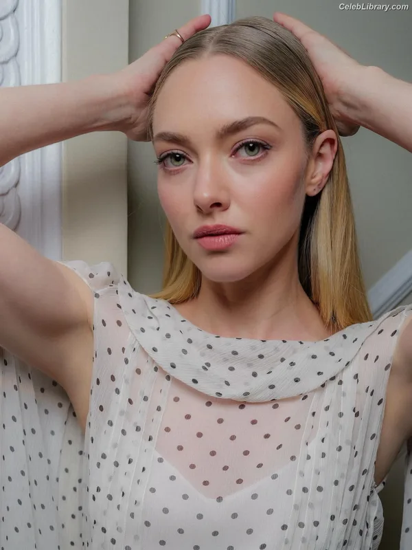Amanda Seyfried photo 19 of 1296