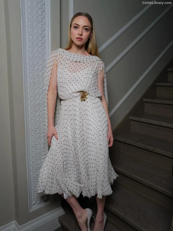 Amanda Seyfried photo 20 of 1296