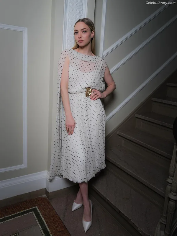 Amanda Seyfried photo 21 of 1296