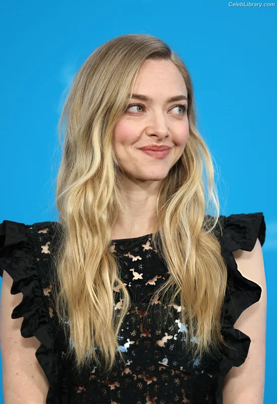 Amanda Seyfried photo 17 of 1296