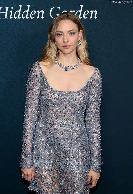 Amanda Seyfried photo 22 of 1296