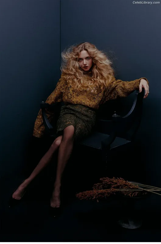 Amanda Seyfried photo 11 of 1296