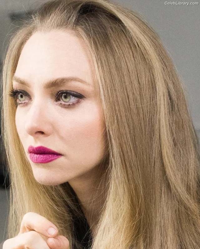 Amanda Seyfried photo 13 of 1296