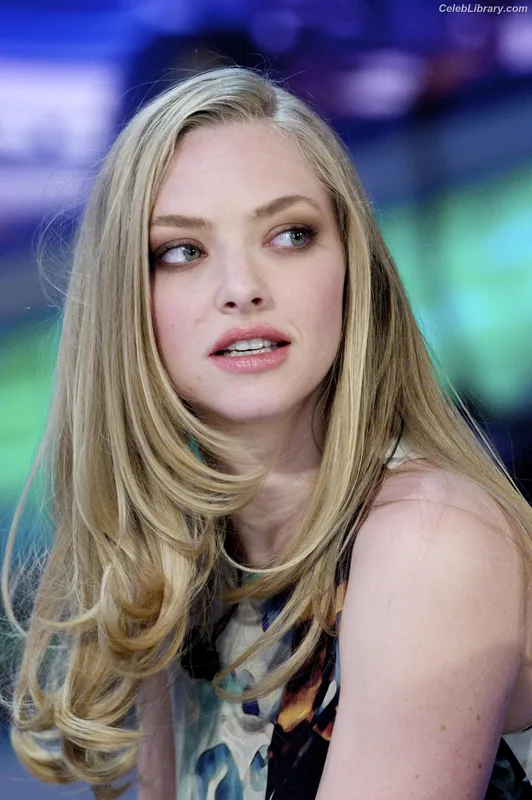 Amanda Seyfried photo 19 of 1296