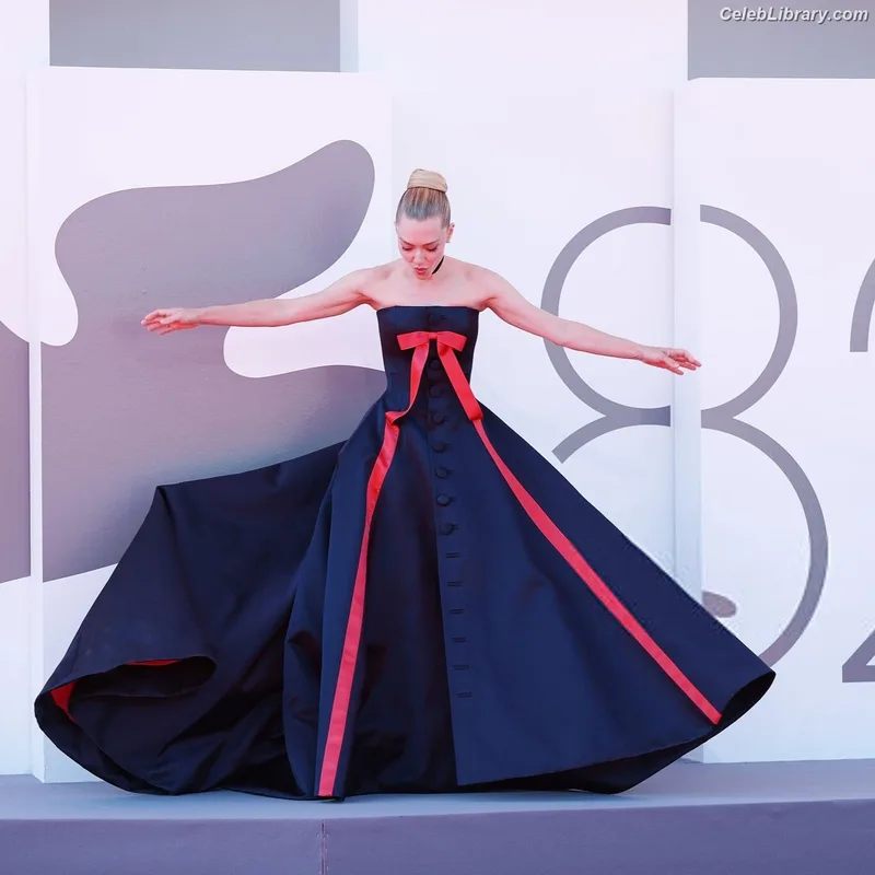 Amanda Seyfried photo 16 of 1296