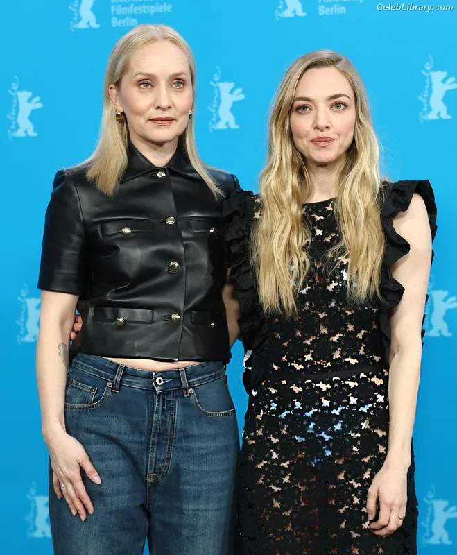 Amanda Seyfried photo 3 of 1296