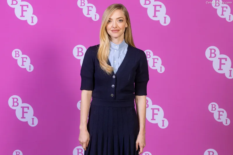 Amanda Seyfried photo 15 of 1296