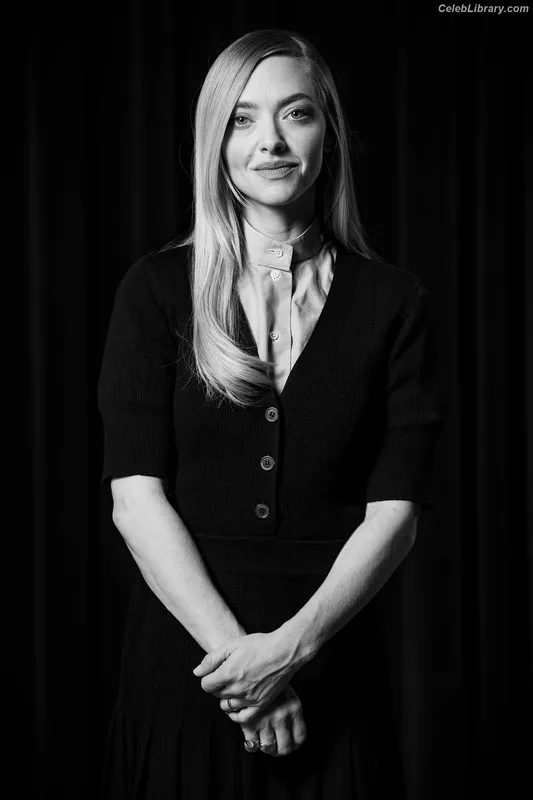 Amanda Seyfried photo 17 of 1296