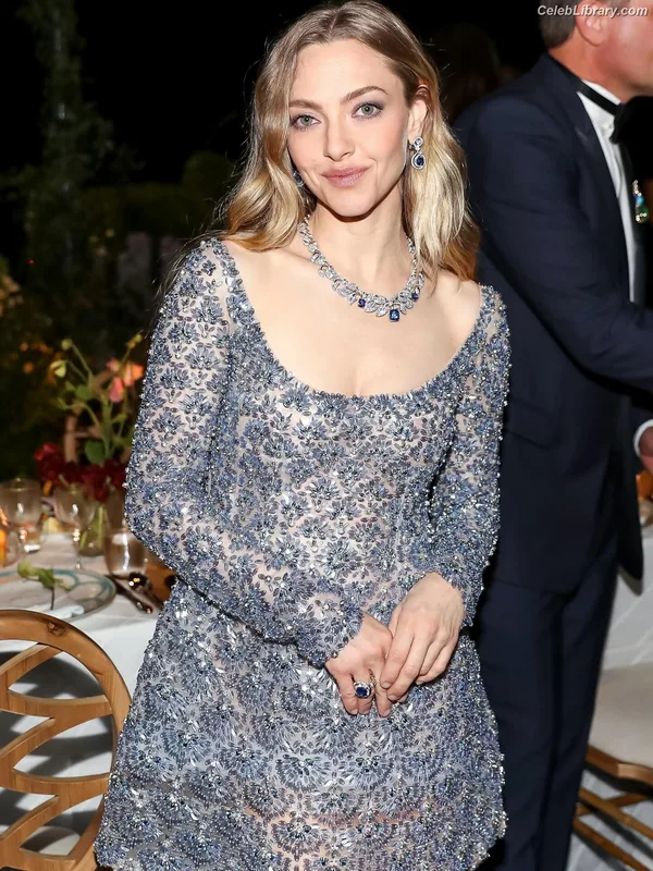 Amanda Seyfried photo 24 of 1296