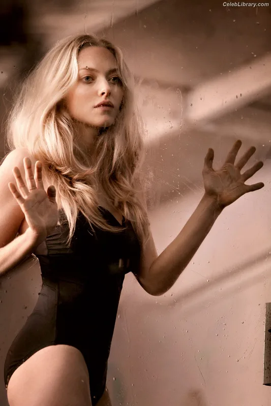 Amanda Seyfried photo 18 of 1296