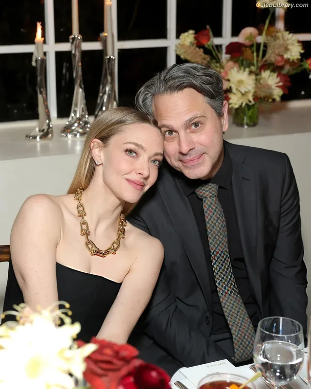 Amanda Seyfried photo 12 of 1296