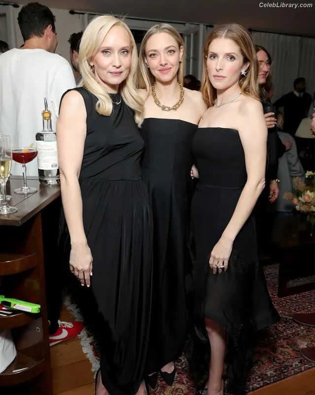 Amanda Seyfried photo 13 of 1296