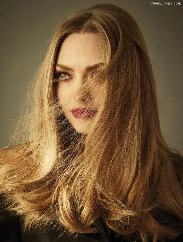 Amanda Seyfried photo 12 of 1296