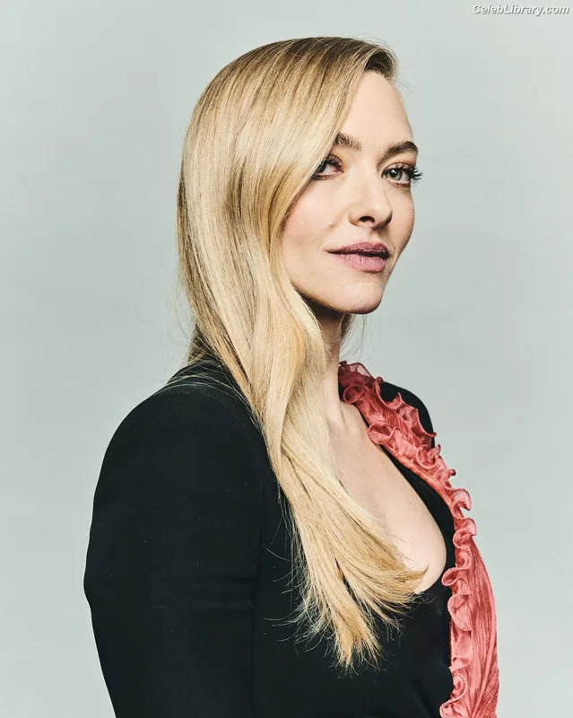 Amanda Seyfried photo 21 of 1296