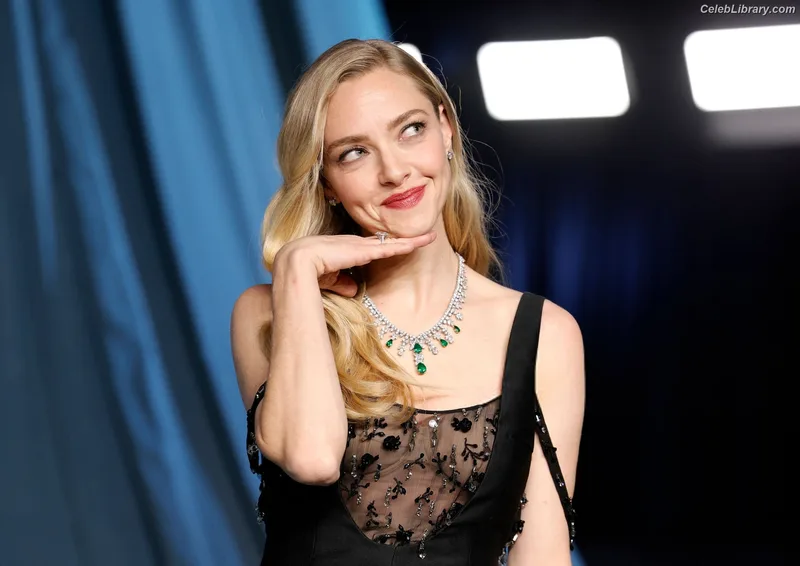 Amanda Seyfried photo 15 of 1296