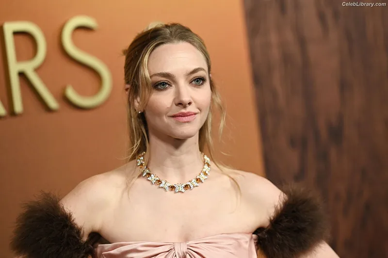 Amanda Seyfried photo 10 of 1296