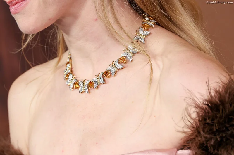 Amanda Seyfried photo 11 of 1296