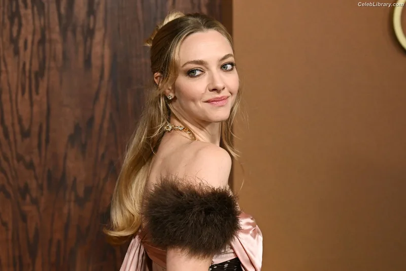 Amanda Seyfried photo 15 of 1296