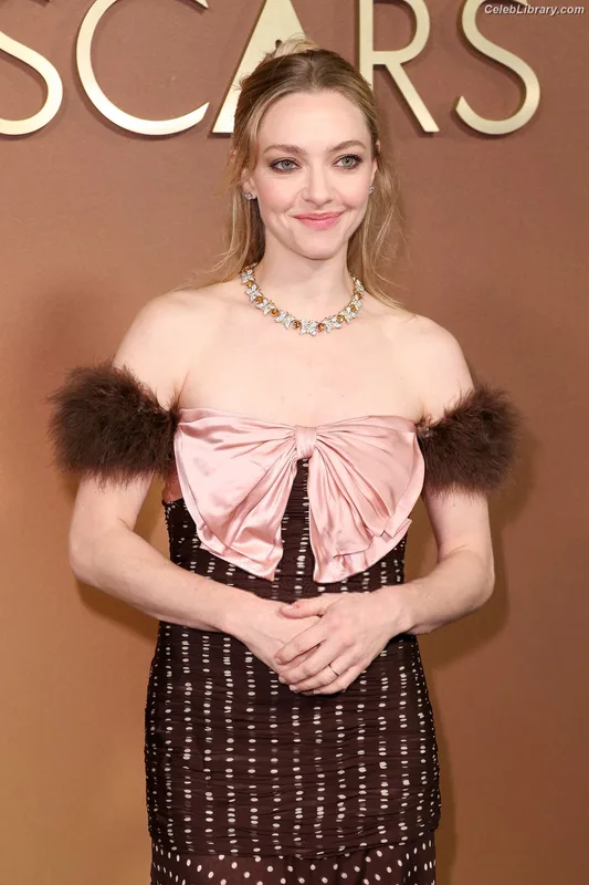 Amanda Seyfried photo 14 of 1296