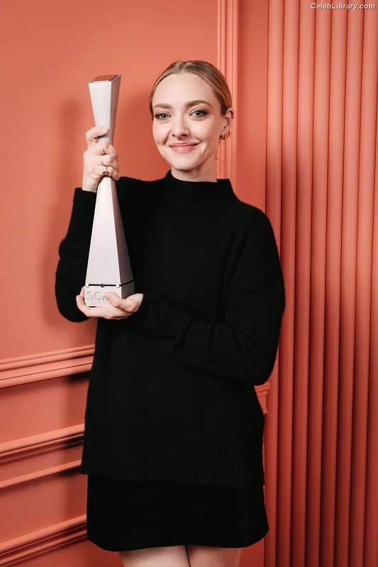 Amanda Seyfried photo 21 of 1296