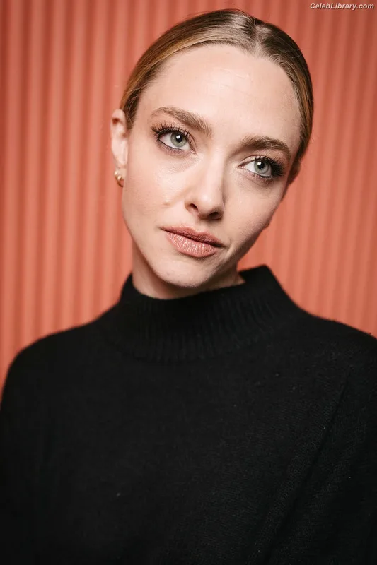 Amanda Seyfried photo 5 of 1296