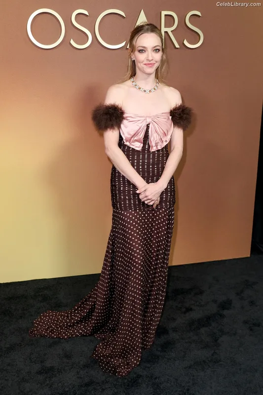 Amanda Seyfried photo 15 of 1296