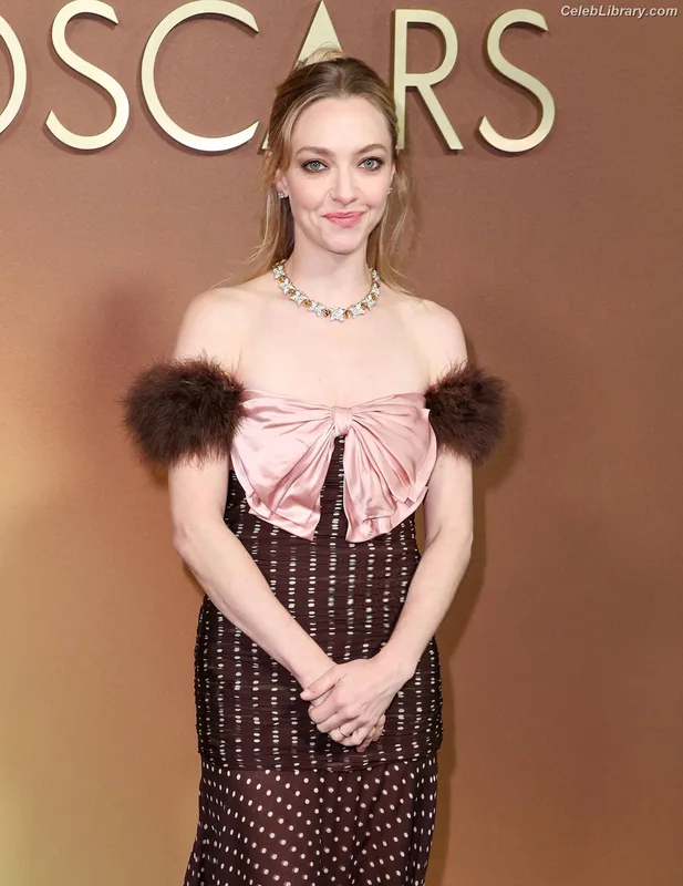 Amanda Seyfried photo 16 of 1296