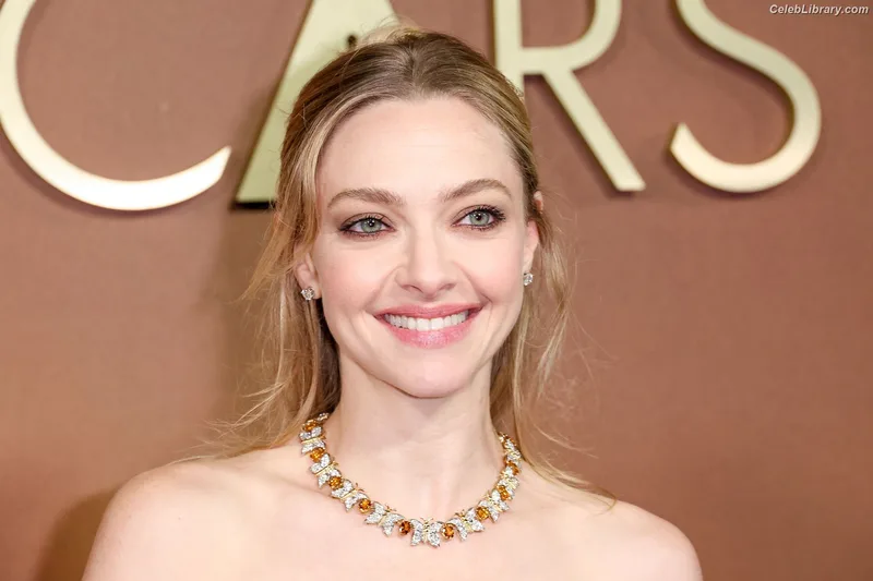 Amanda Seyfried photo 21 of 1296