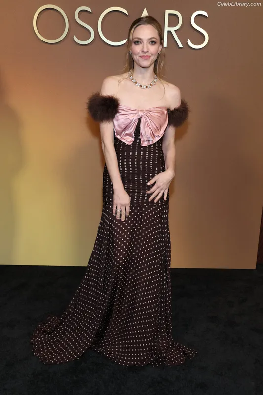 Amanda Seyfried photo 19 of 1296