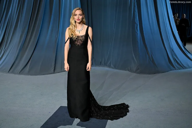 Amanda Seyfried photo 22 of 1296