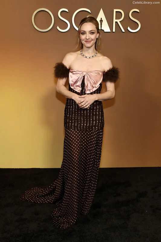 Amanda Seyfried photo 23 of 1296