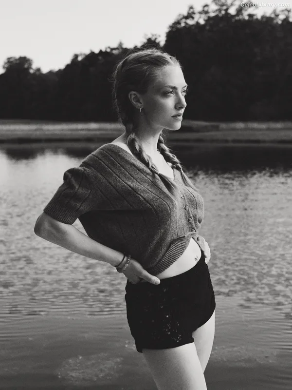 Amanda Seyfried photo 16 of 1296