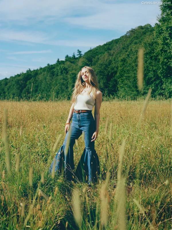 Amanda Seyfried photo 20 of 1296