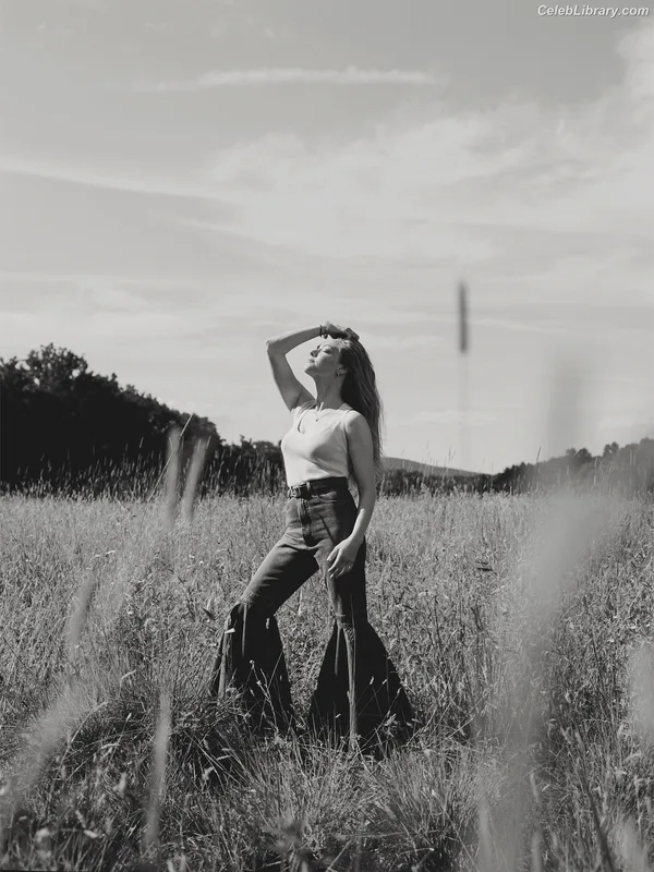 Amanda Seyfried photo 21 of 1296