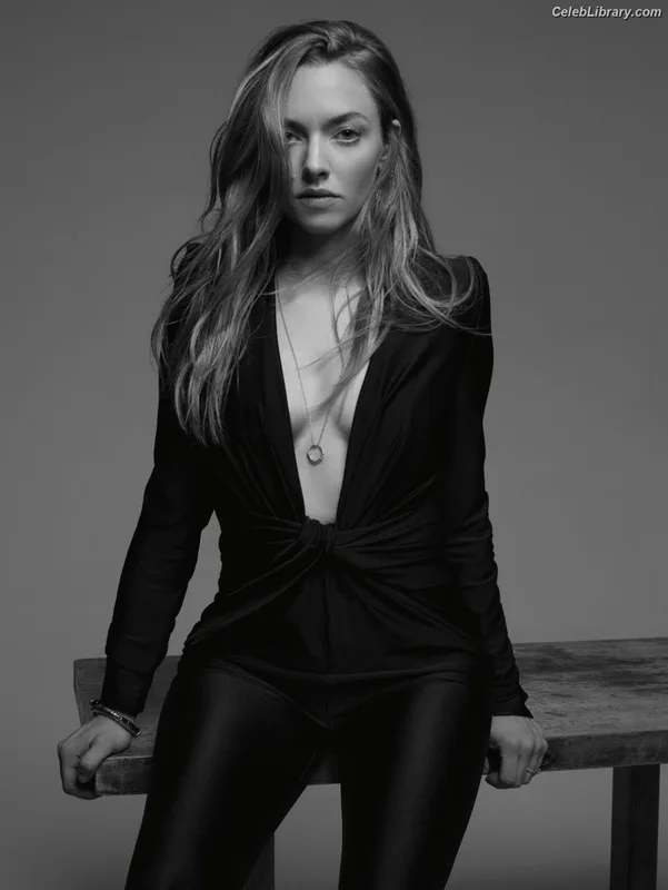 Amanda Seyfried photo 2 of 1296