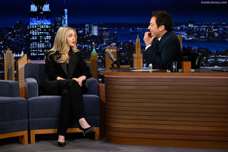 Amanda Seyfried photo 9 of 1296