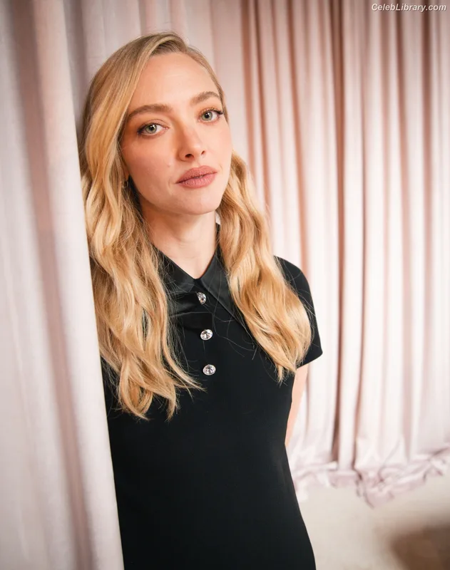 Amanda Seyfried photo 21 of 1296