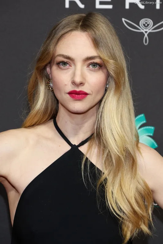 Amanda Seyfried photo 14 of 1296