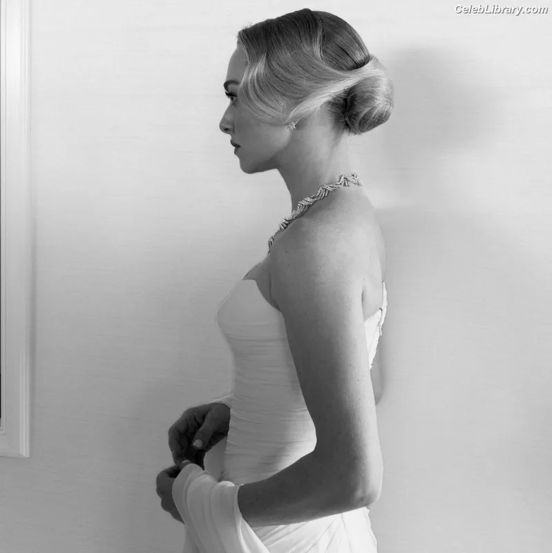 Amanda Seyfried photo 23 of 1296