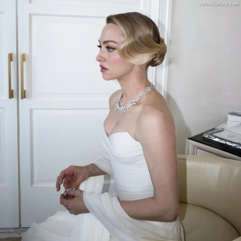 Amanda Seyfried photo 24 of 1296